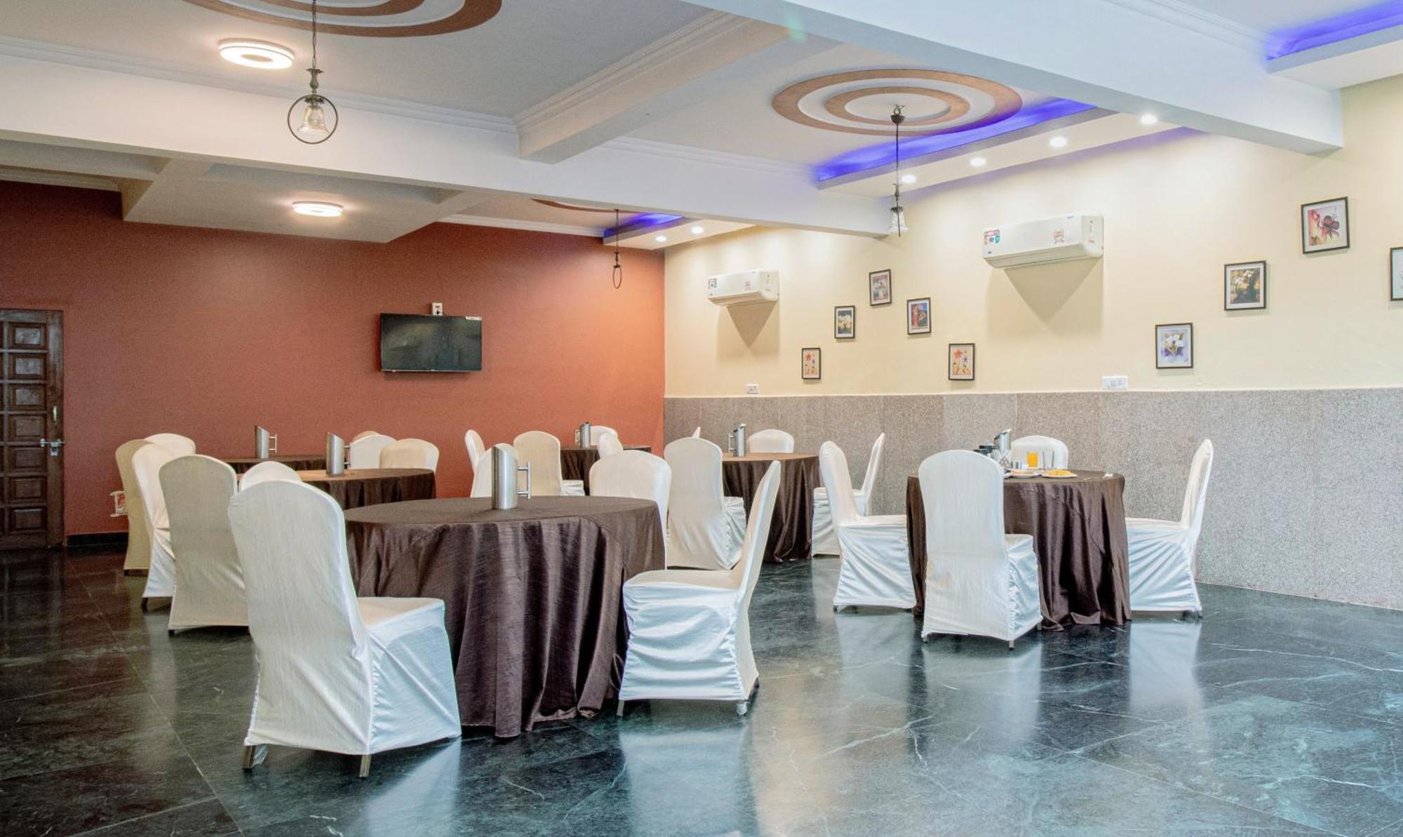 Treebo The Anchorage Malviya Nagar Hotell Jaipur Exteriör bild